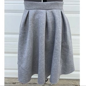 Pleated Skirt Size L